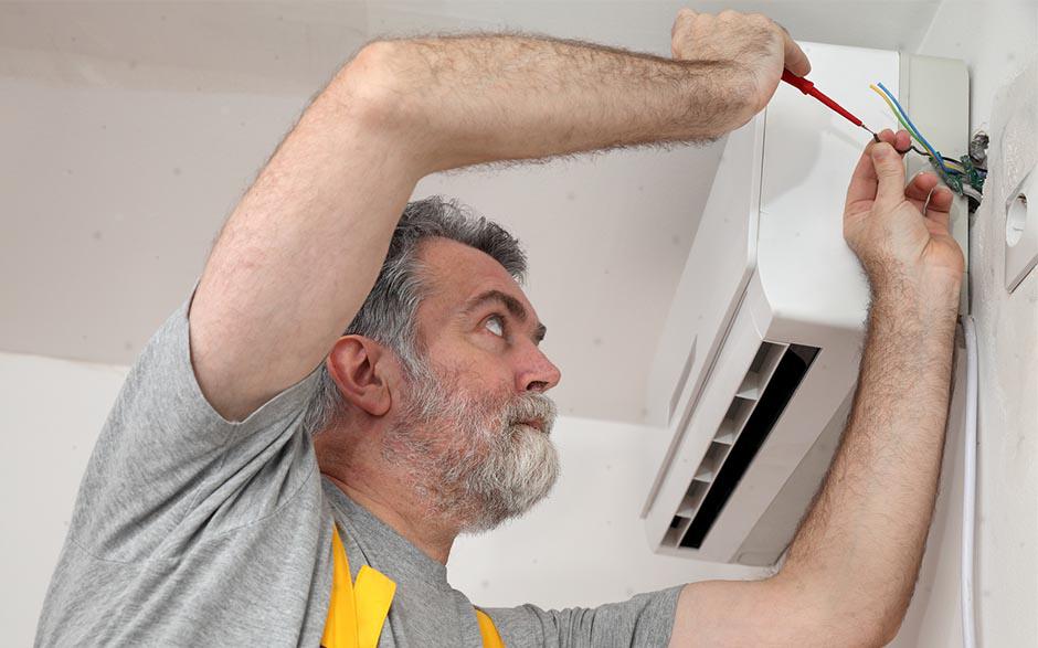 je recherche un électricien Paris 14